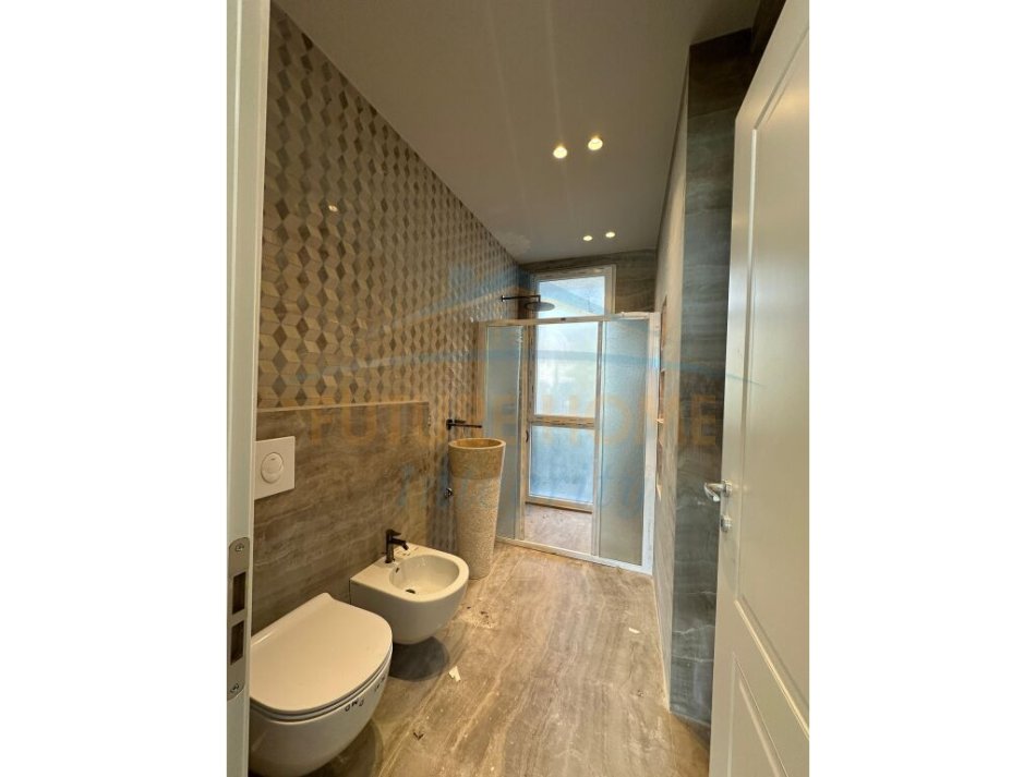 Tirane, shitet apartament 3+1+Ballkon Kati 2, 153 m² 420.000 € (Sauk)
