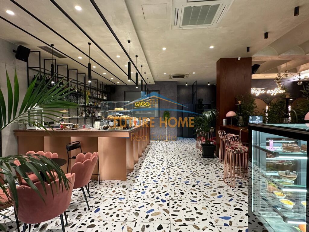Biznes Bar Lounge ne shitje perballe Gjimnazit "Ismail Qemali"