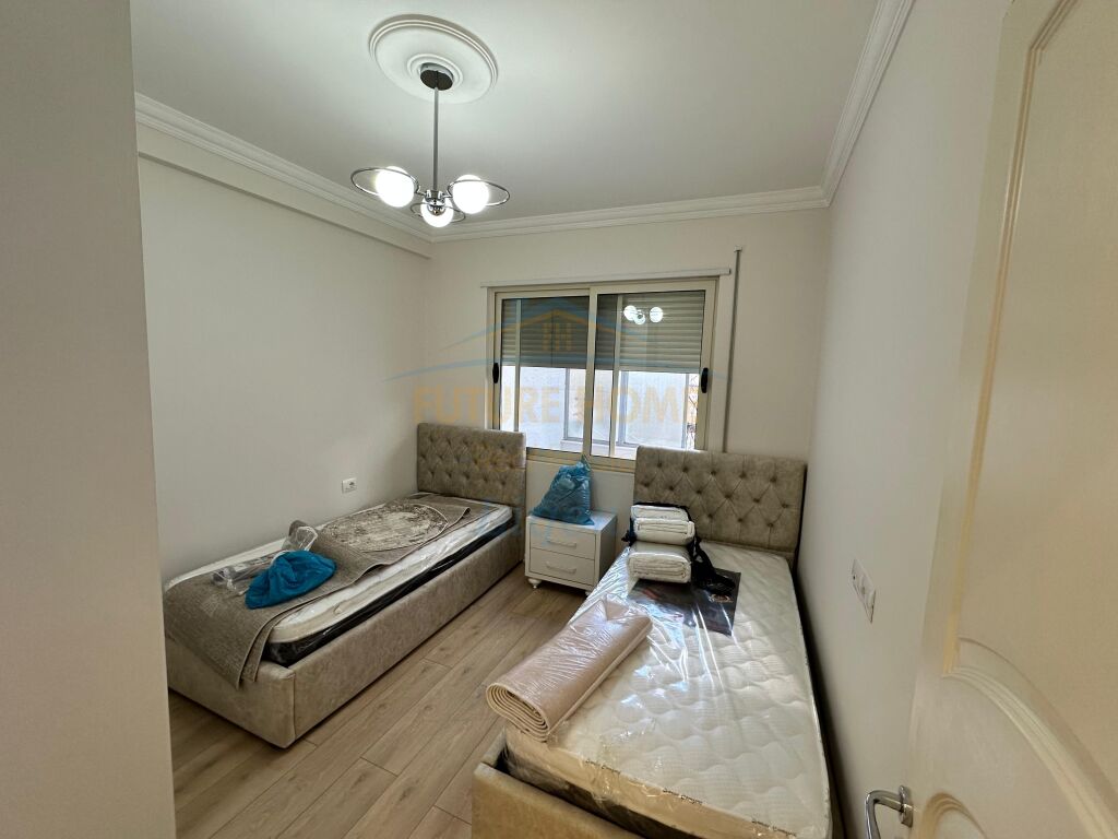 Shitet, Apartament 2+1, Liqeni I Thatë, Tiranë.