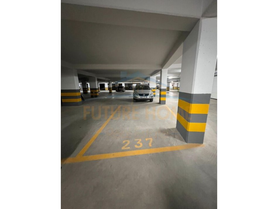 Tirane, jepet me qera apartament 1+1 Kati 2, 65 m² 400 € (Unaza e Re)