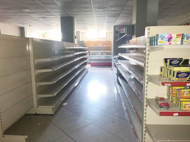Elbasan, jepet me qera ambjent biznesi 160 m² 70.000 Leke