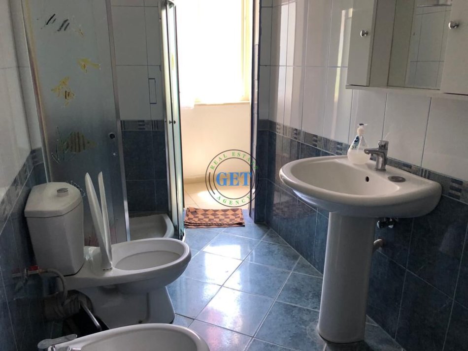 Durres, jepet me qera garsonier 1+1 Kati 5, 45 m² 300 € 