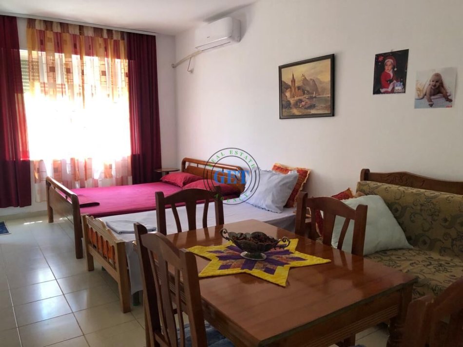 Durres, jepet me qera garsonier 1+1 Kati 5, 45 m² 300 € 