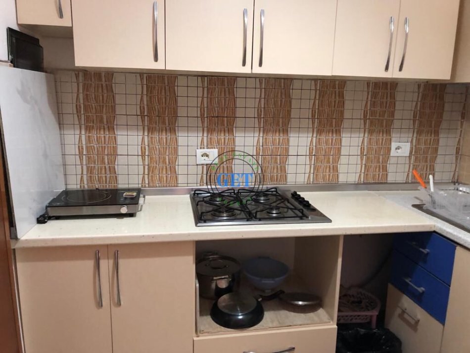 Durres, jepet me qera garsonier 1+1 Kati 5, 45 m² 300 € 