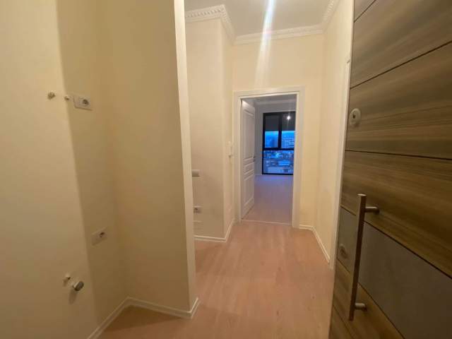 Tirane, ofert zyre Kati 6, 64 m² 350euro tek pediatria kompleksi ASL