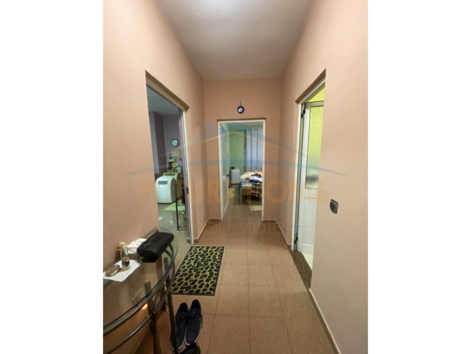 Tirane, shes apartament 1+1 Kati 2, 65 m² 195.000 € (shallvaret bllok)