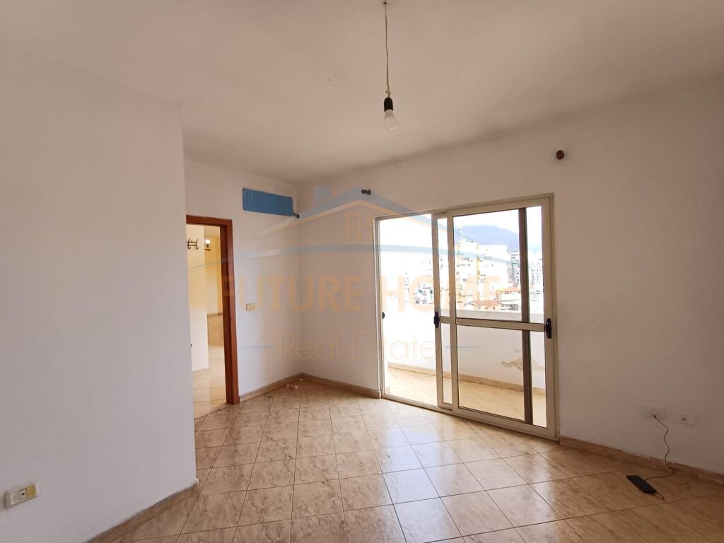 Shitet, Apartament 2+1, Rruga e Barrikadave PRO+37945.