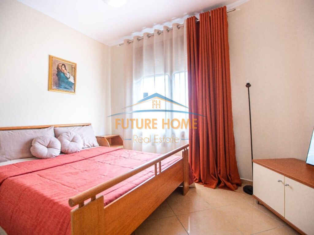 Qira, apartament, 2+1+2, ne Rr."Ismail Qemali", Blloku