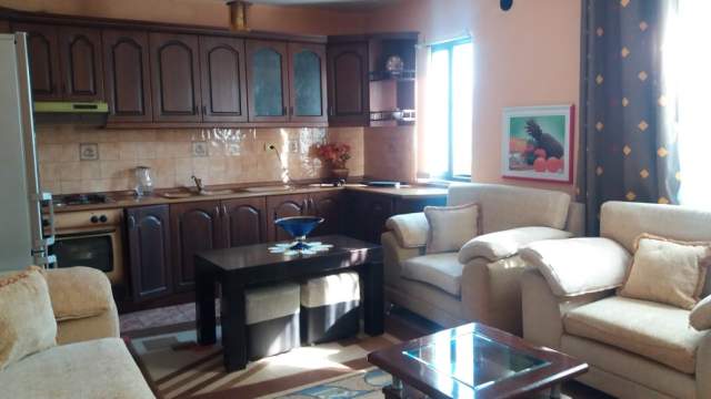 Elbasan, shitet shtepi 250 m² 6.000.000 Leke