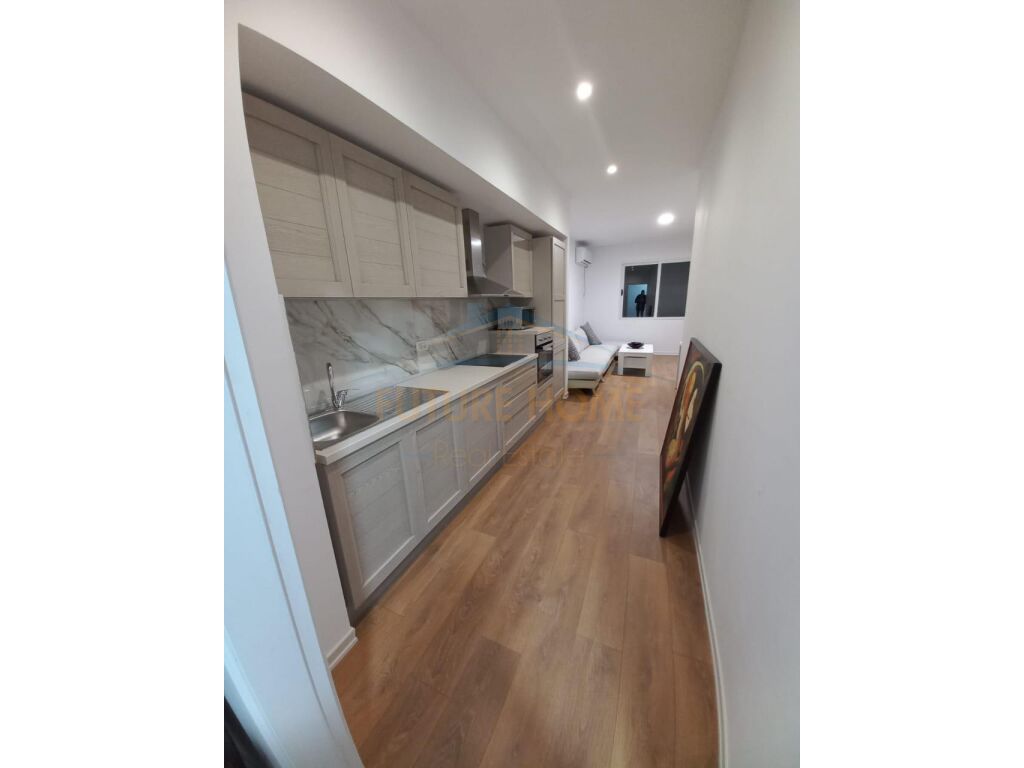Shitet, Apartament 1+1,Xhamia,Vlore.RV37851
