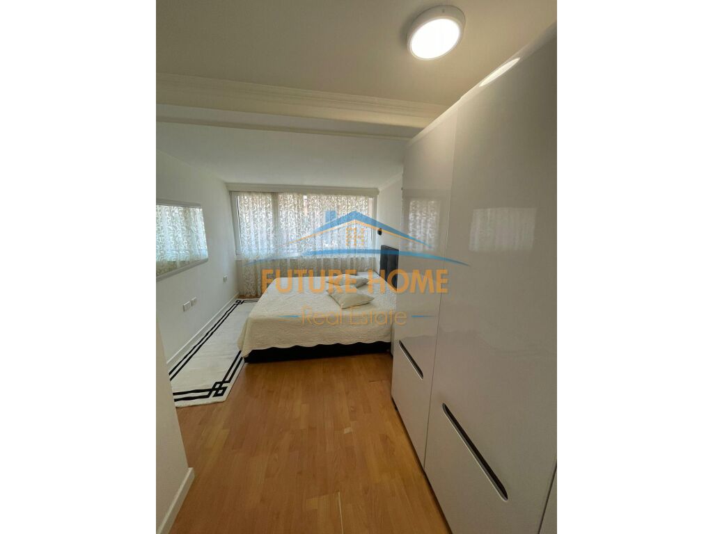Shitet Apartament 2+1, Rr. "Perlat Rexhepi",Bllok