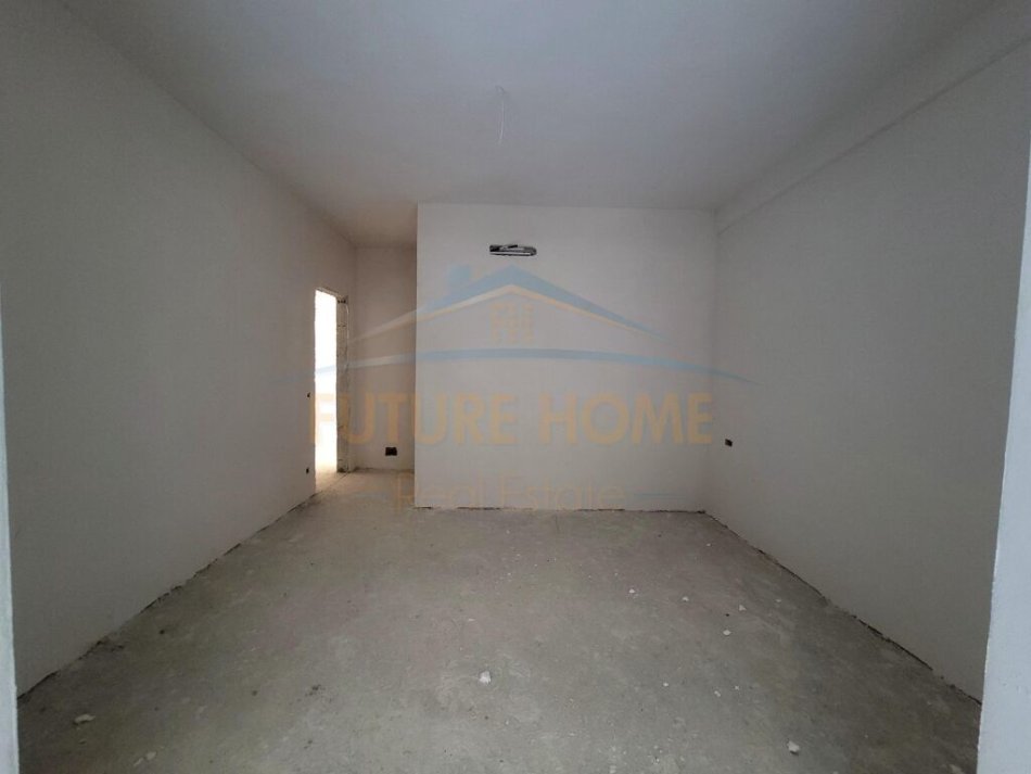 Tirane, shitet apartament 2+1, Kati 3, 116 m2 215,000 € (MINE PEZA)