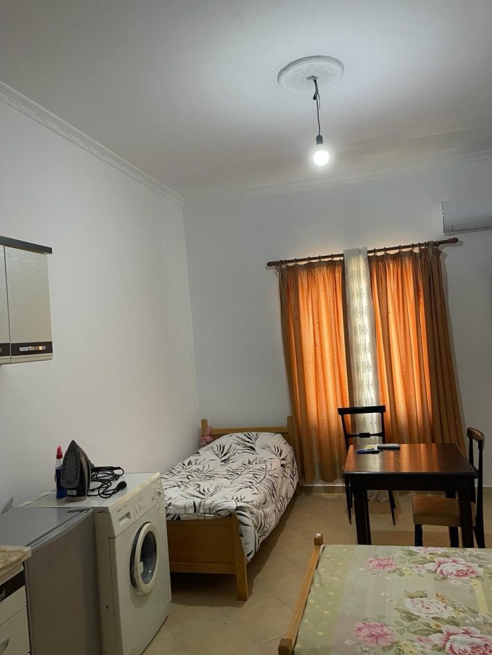 Tirane, jepet me qera apartament 1+1 Kati 5, 35 m² 300 € (5 Maj)