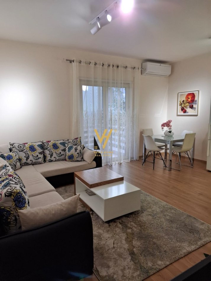 Tirane, jepet me qera apartament 2+1+Ballkon Kati 3, 110 m² 800 € (RRUGA EDUART MANO)