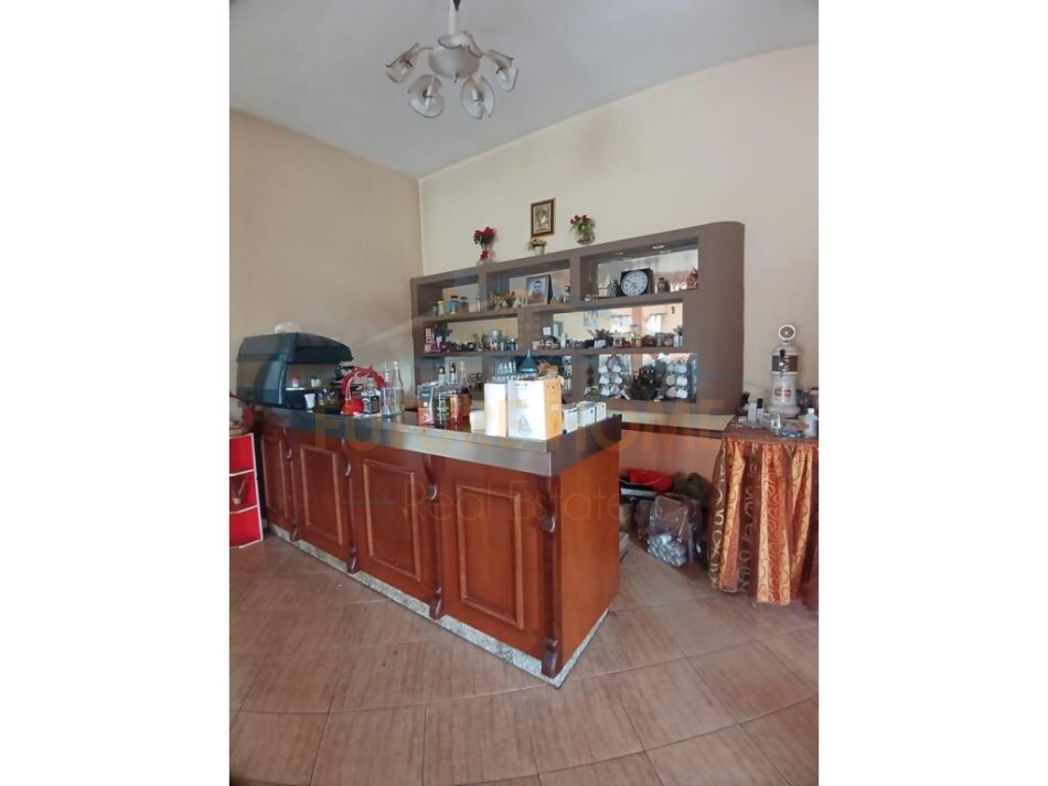 Shitet, Ambjent biznesi ,Spitalle , Durres