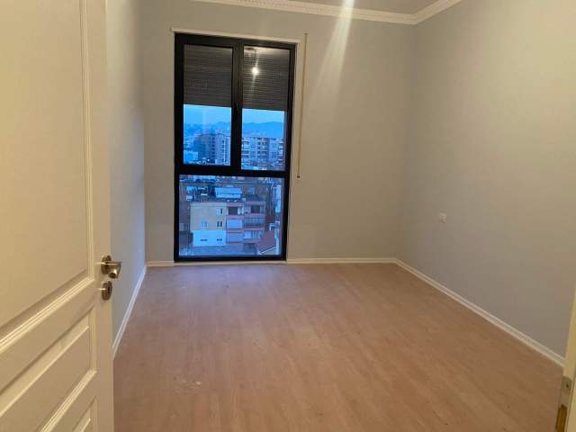 Tirane, ofert zyre Kati 6, 64 m² 350euro tek pediatria kompleksi ASL