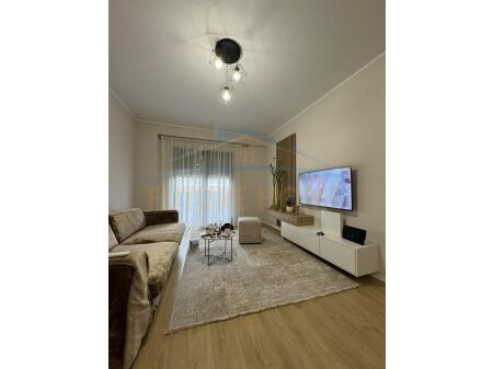 Shitet, Apartament 2+1+2, Unaza e Re. UNA38239
