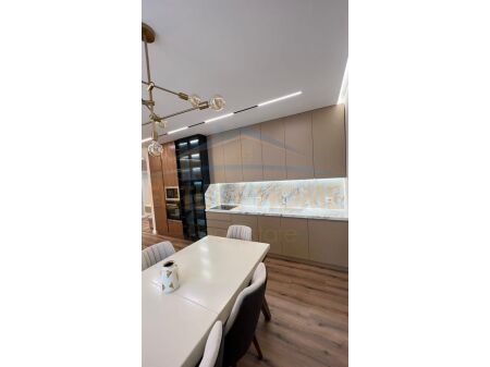 Qera, Apartament 3+1, Rezidenca Future Home, Tiranë. UNA38268