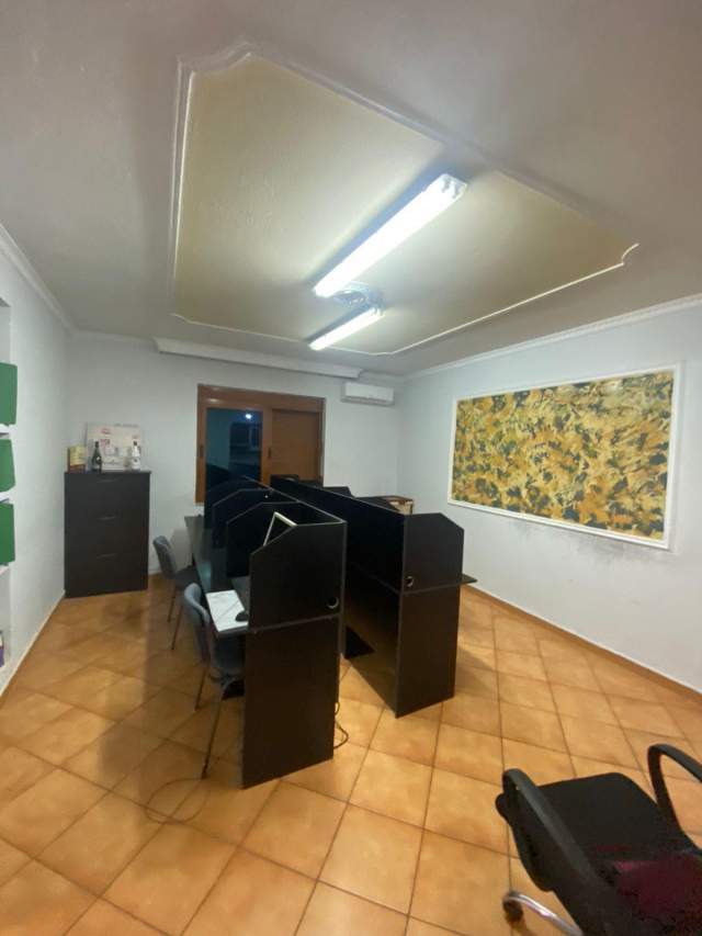 Tirane, jap me qera apartament 2+1 Kati 3, 80 m² 300 Euro (RR.RESHIT PETRELA,STACIONI TRENIT)