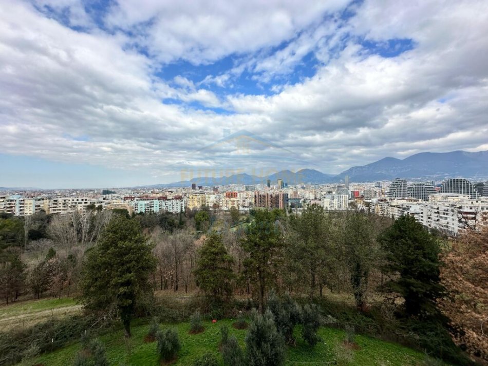 Tirane, shitet apartament 2+1+Aneks+Ballkon Kati 4, 128 m² 275.000 € (Kopeshti Botanik)