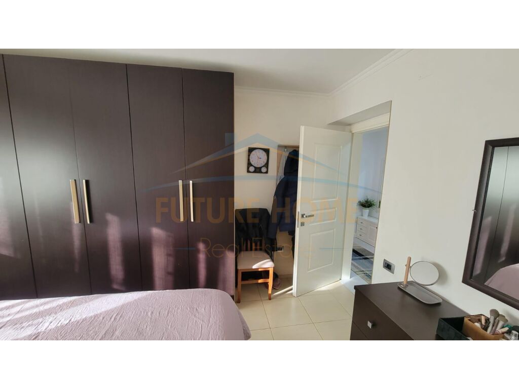 Shitet Apartament 3+1+2 21 Dhjetori, Tirane