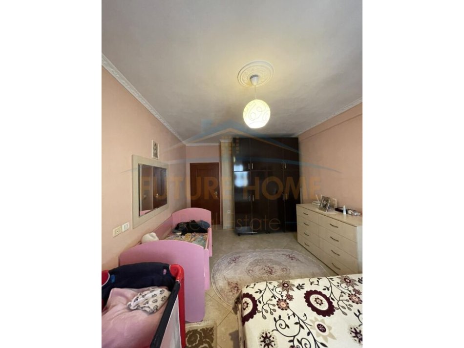 Tirane, shes 2+1+Ballkon Kati 5, 114 m² 140.000 € (rruga teodor keko astir)