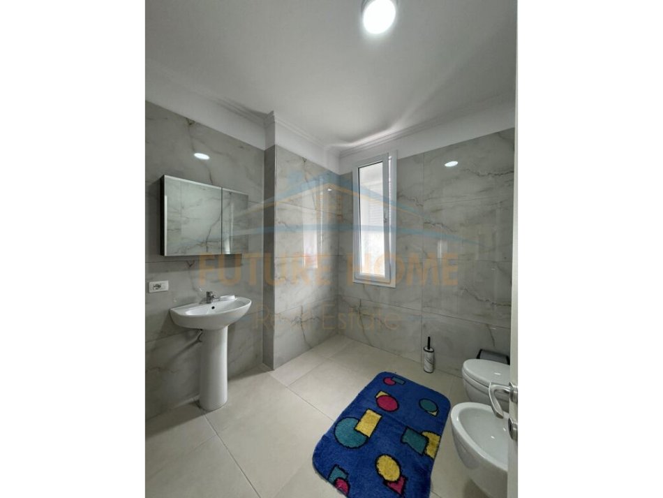 Qera, Apartament 2+1, Laprake, Tiranë.
500 €