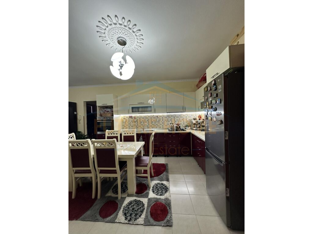 Shitet, Apartament 2+1, Unaza e Re.UNA38398