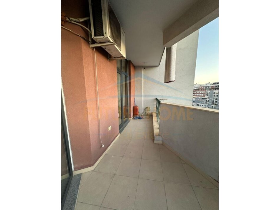 Shitet, Apartament 2+1+2, Unaza e Re, Tirane UNA38476