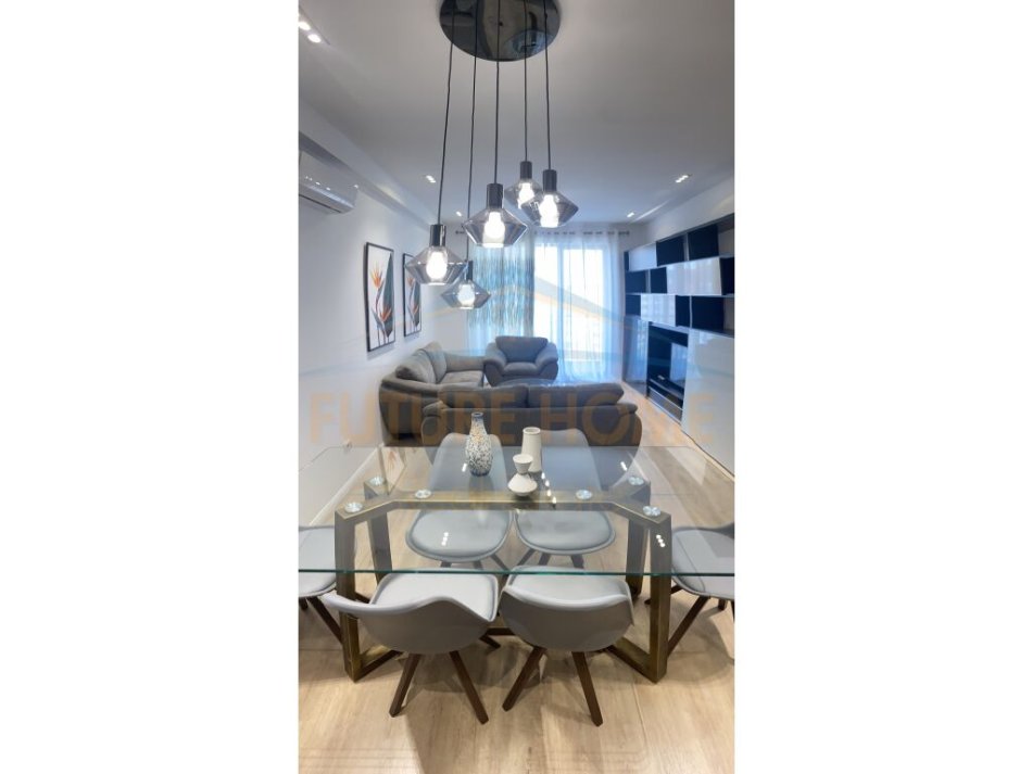 Tirane, jepet me qera apartament 2+1+Ballkon Kati 8, 114 m² 600 € (REZIDENCA FUTURE HOME UNAZA E RE)