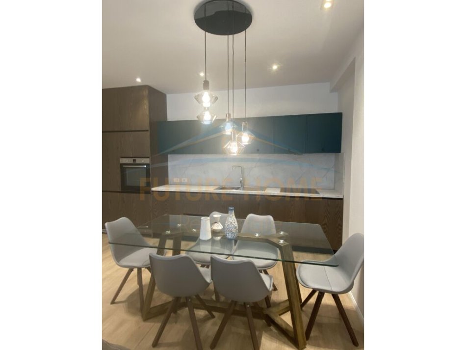 Tirane, jepet me qera apartament 2+1+Ballkon Kati 8, 114 m² 600 € (REZIDENCA FUTURE HOME UNAZA E RE)