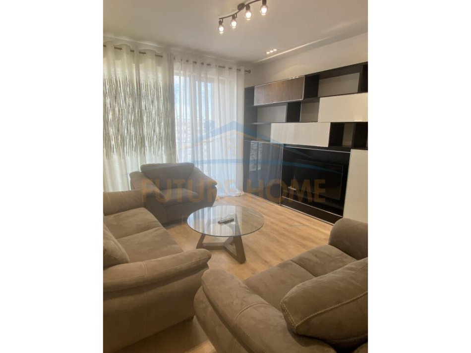Tirane, jepet me qera apartament 2+1+Ballkon Kati 8, 114 m² 600 € (REZIDENCA FUTURE HOME UNAZA E RE)