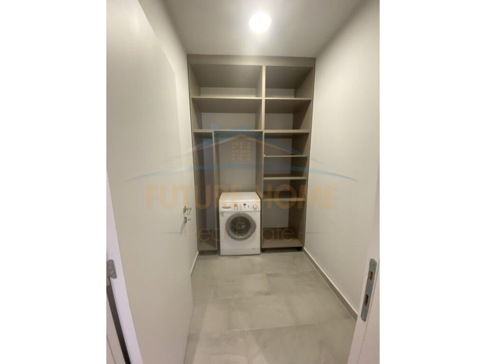 Tirane, jepet me qera apartament 2+1+Ballkon Kati 8, 114 m² 600 € (REZIDENCA FUTURE HOME UNAZA E RE)