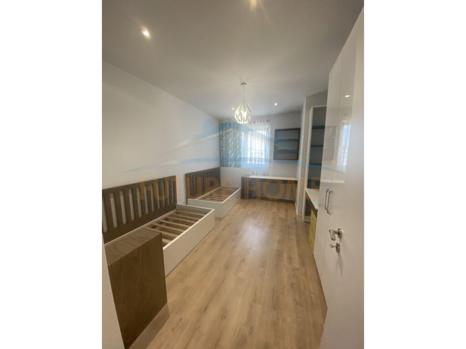Tirane, jepet me qera apartament 2+1+Ballkon Kati 8, 114 m² 600 € (REZIDENCA FUTURE HOME UNAZA E RE)