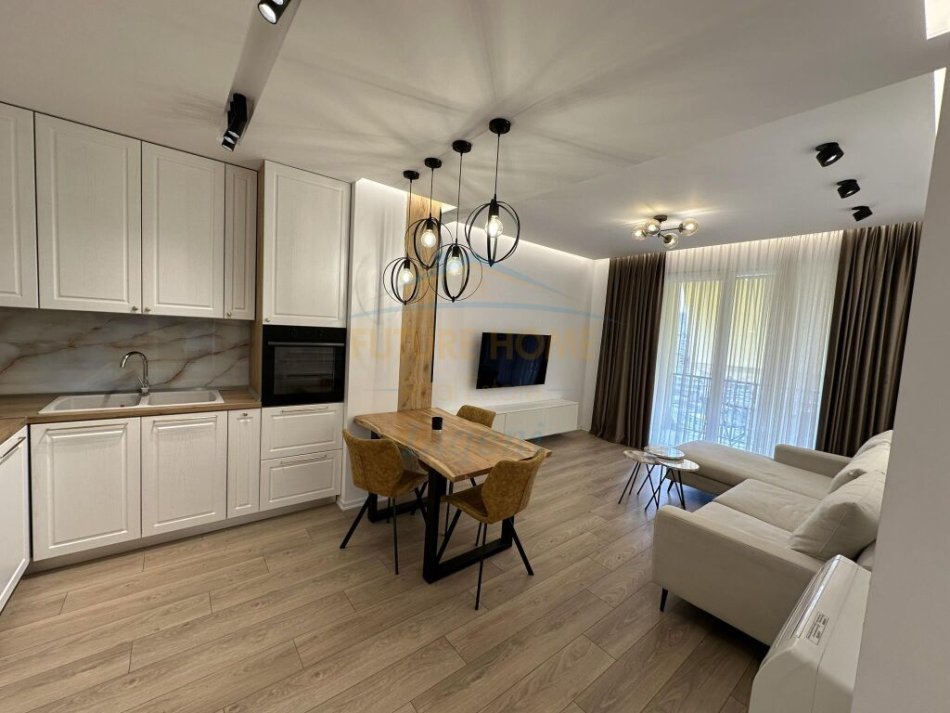 Tirane, jepet me qera apartament 2+1+Ballkon Kati 8, 115 m² 790 € (LTE)