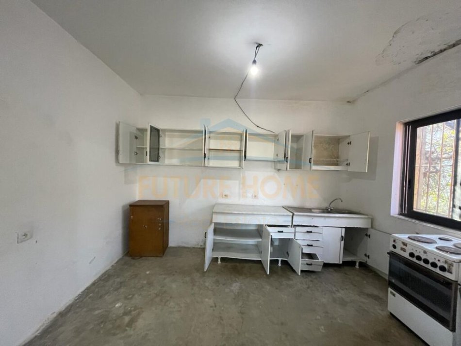 Shitet, Shtepi Prvate, Lagja e Re, Durres