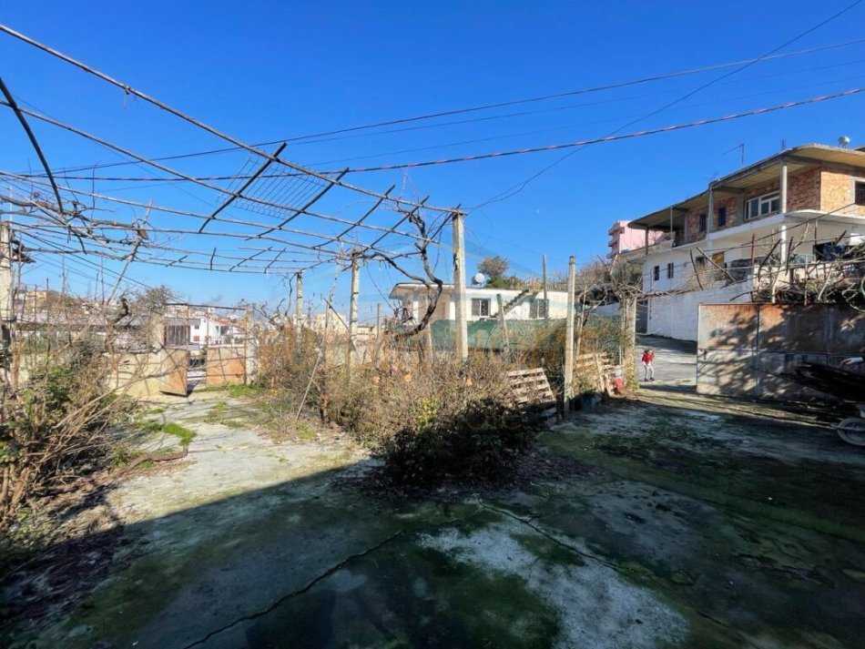 Shitet, Shtepi Prvate, Lagja e Re, Durres