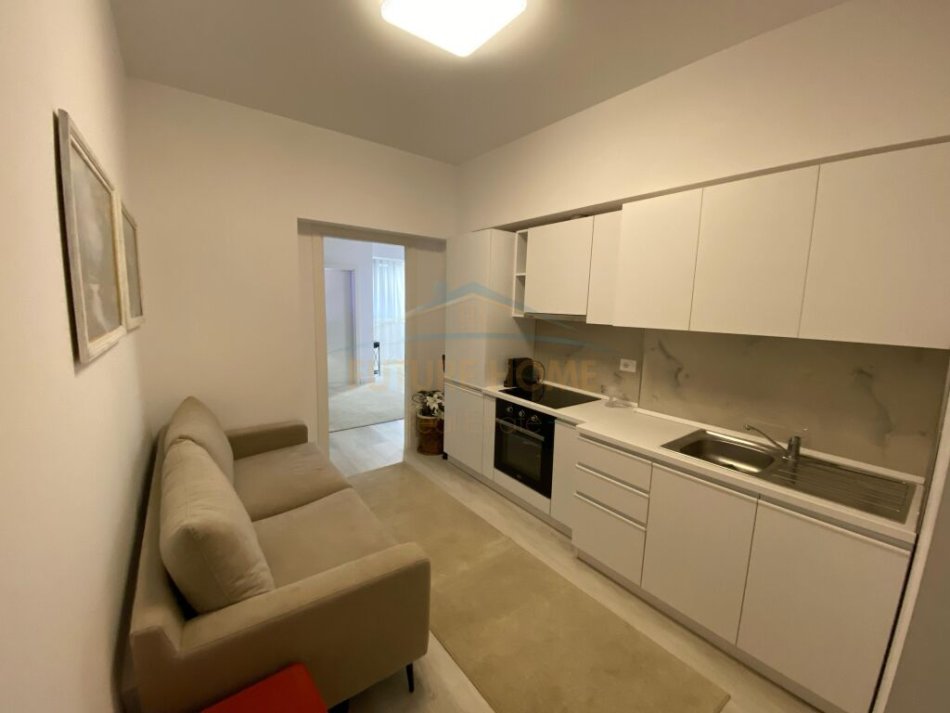 Shitet Apartament 1+1, Rr. "Abdyl Frashseri",Bllok