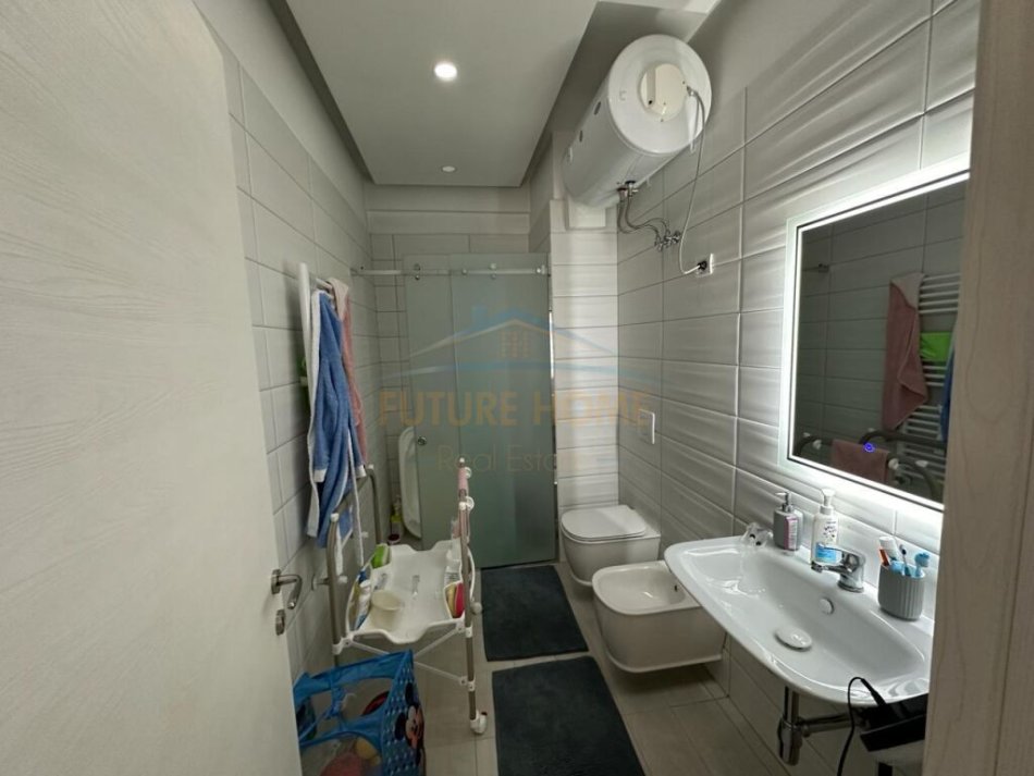 Tirane, shes apartament 2+1+Aneks+Ballkon Kati 6, 117 m² 220.000 € (UNAZA E RE GREEN CITY)