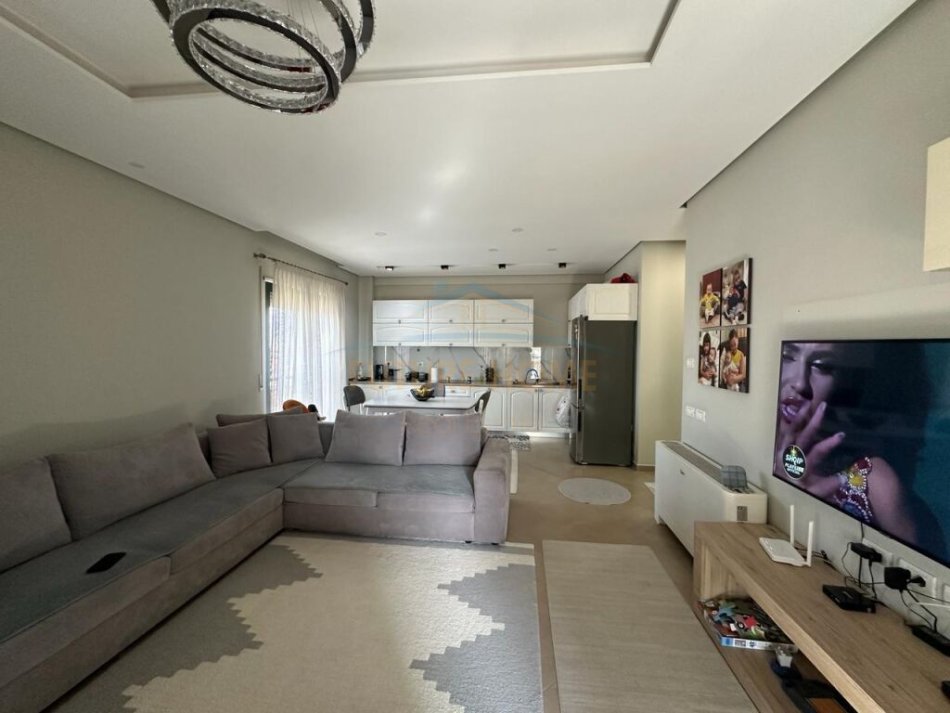 Tirane, shes apartament 2+1+Aneks+Ballkon Kati 6, 117 m² 220.000 € (UNAZA E RE GREEN CITY)