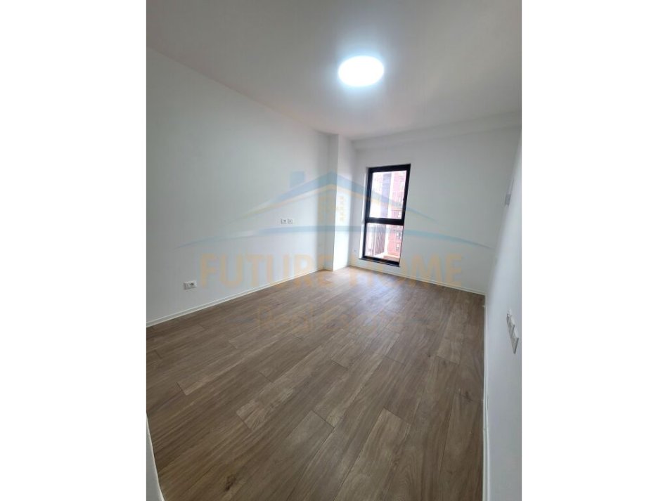 Qera, Apartament 2+1+Post Parkimi, Për Zyra, Rruga e Kavajës