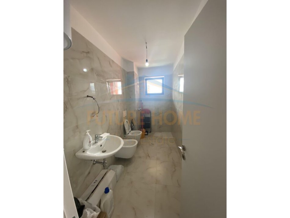 Tirane, jepet me qera apartament 2+1 Kati 7, 111 m² 500 € (REZIDENCA FUTURE HOME)