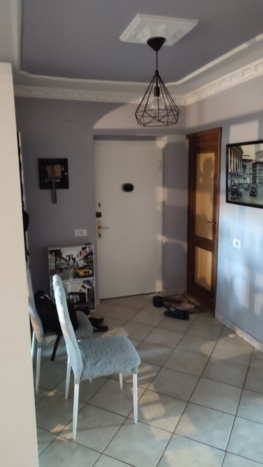 Tirane, shitet apartament 2+1 Kati 5, 86 m² 108.000 € (Laprake)