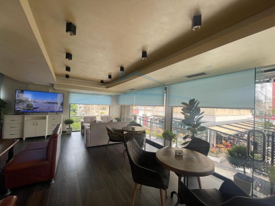 Durres, jepet me qera bar-resorant Kati 2, 160 m² 1.200€ (Prane Drejtoria Policis)