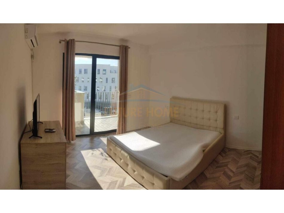 Apartament 2+1 për Qira në Rruga 5 Maji, Tiranë.