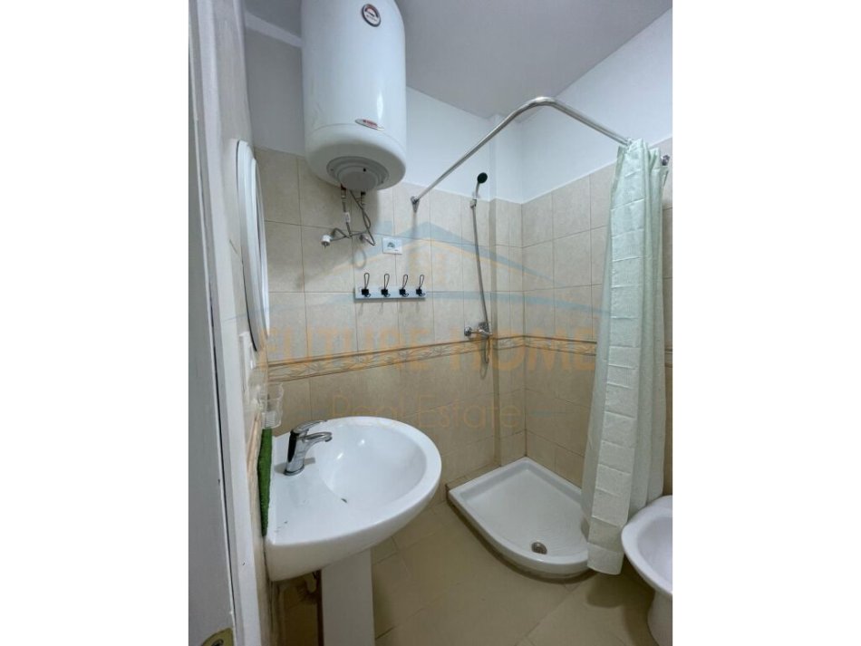 Durres, shitet garsonier 1+1 Kati 4, 44 m² 45.000 € (Shkembi i Kavajes)