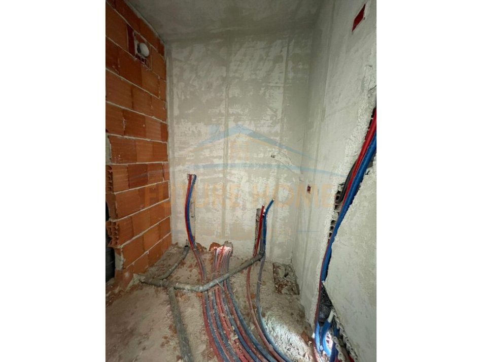 Shitet, Apartament 2+1, Ferit Xhajko, Tirane