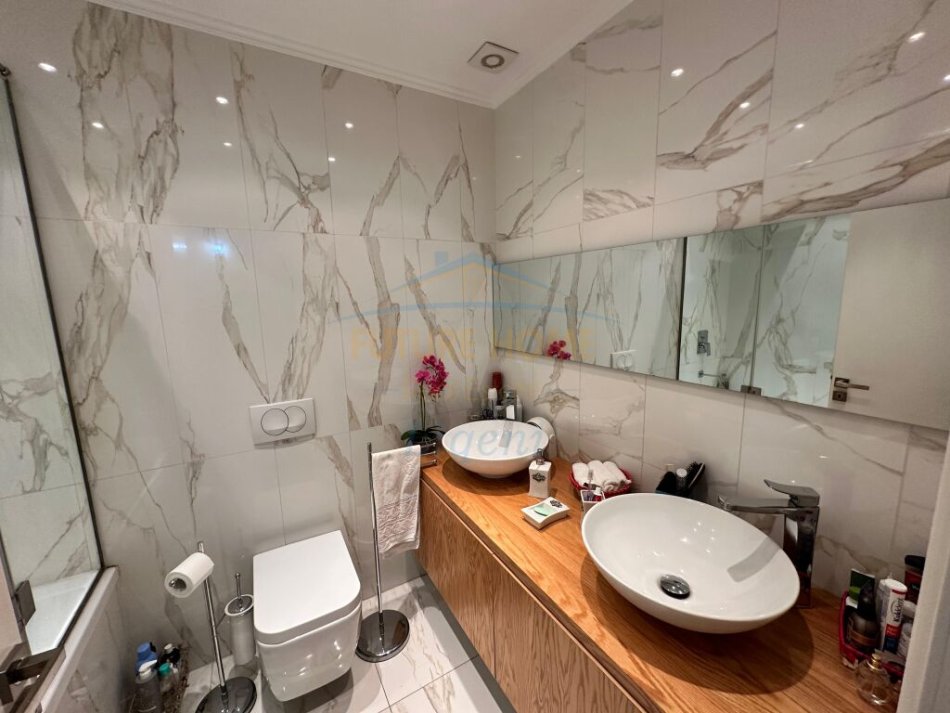 Shitet, Apartament 2+1+2, Liqeni i Thate, Tirane