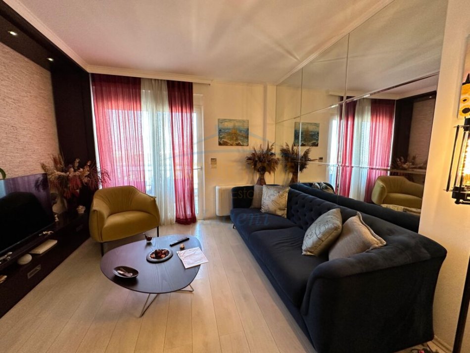 Tirane, shitet apartament 2+1+Ballkon Kati 5, 106 m² 220.000 € (Liqeni i Thate)