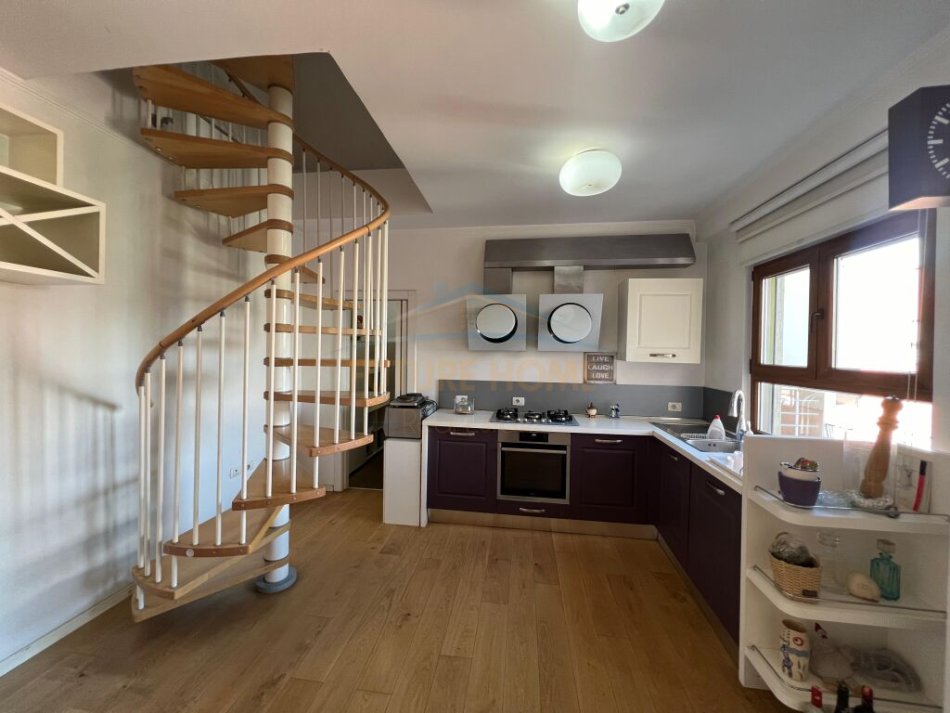 Shitet, Duplex 3+1+Post Parkimi, Liqeni i Thate, Tirane!